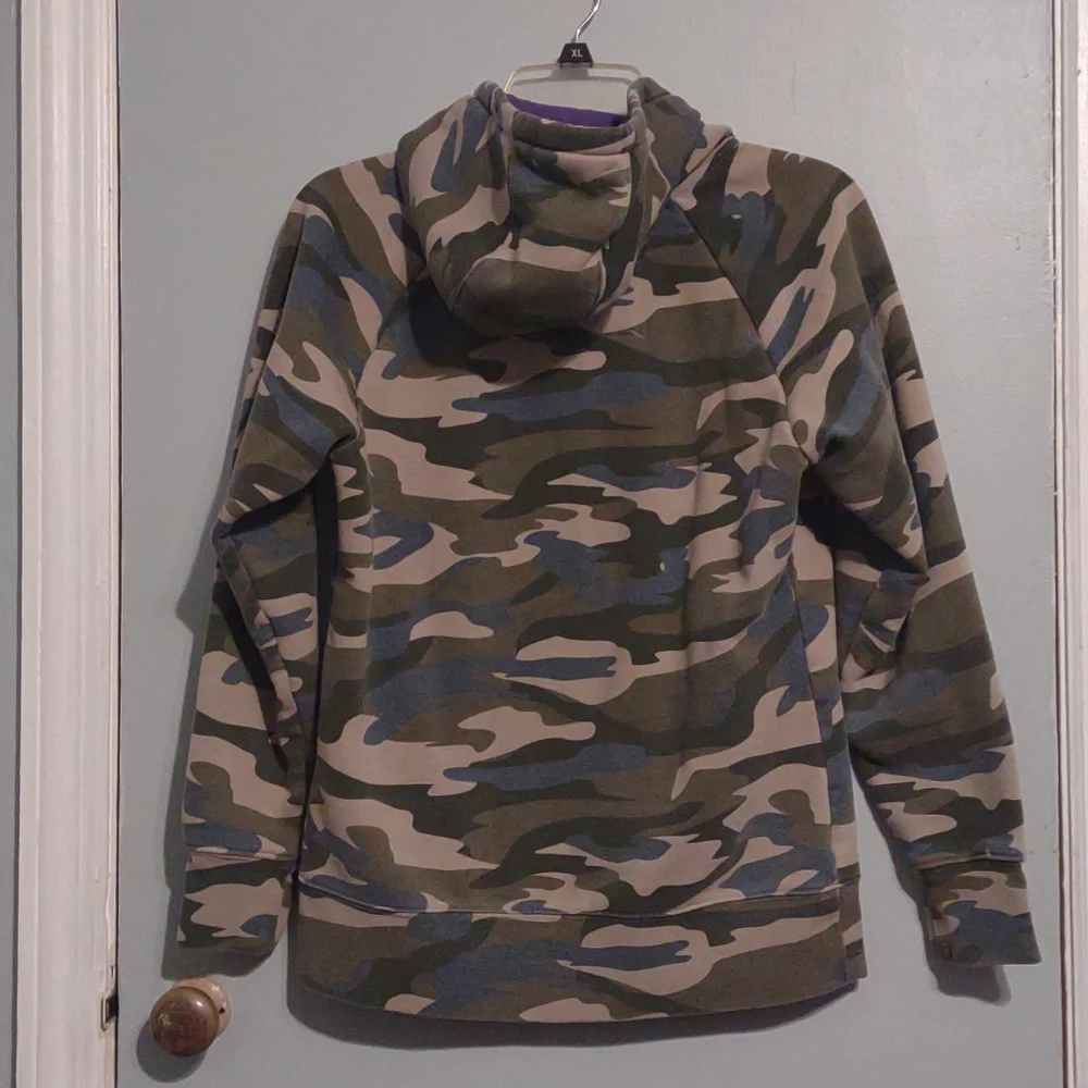 Cabelas camouflage Hoodie - Picture 4 of 4
